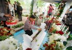 Kapolri Ziarah ke Makam Marsinah dan Letakkan Batu Pertama Museum Pahlawan Nasional di Nganjuk